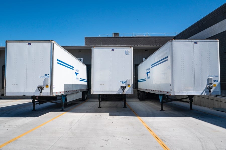 5 Benefits of Trailer Rental for Your Business - New Theory Magazine